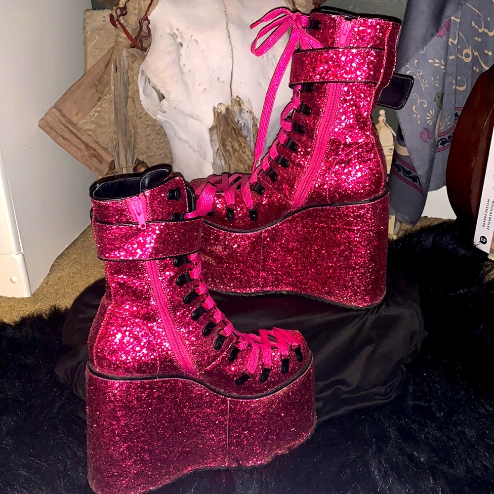 PINK GLITTERBOMB PLATFORM RAVE BOOTS 💓✨💖🍑